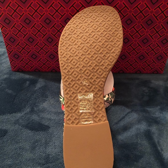 Tory Burch- Miller Printed Patent Leather Sandals - Picture 4 of 5